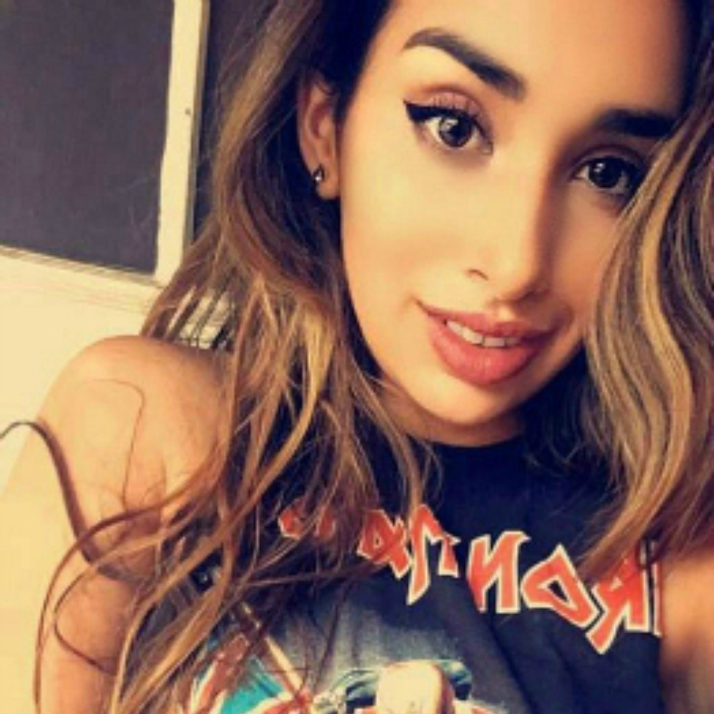 Meet your Posher, Zeina